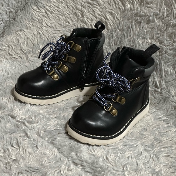 Baby GAP Black Boots, Size 6 - Picture 9 of 12